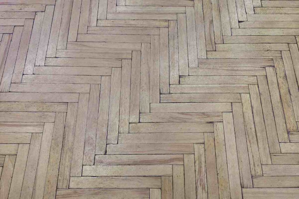 Erreurs à l'heure de rénover un vieux parquet sans poncer 