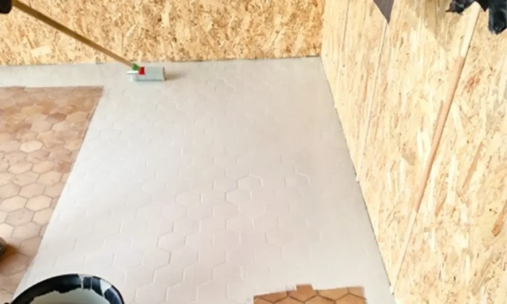 peinture d’un carrelage au sol