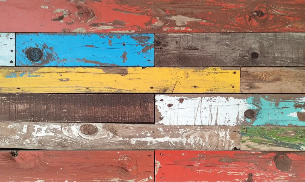 peindre sur du bois brut ou déjà verni